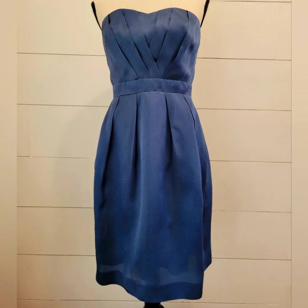 Strapless Stunner! - Picture 2 of 7